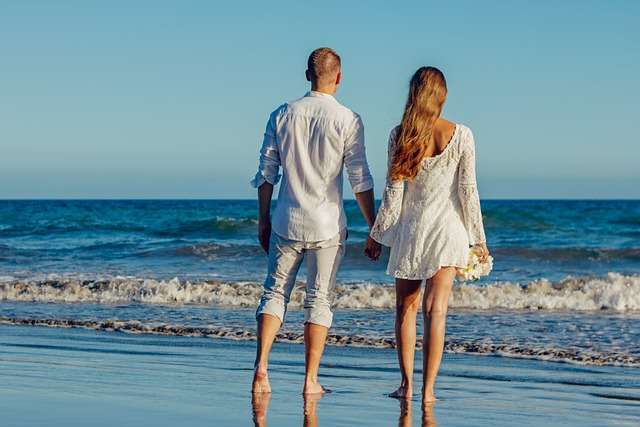 Glückliches Paar am Strand